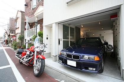 武蔵小山の狭小ガレージハウス・東京 ガレージ